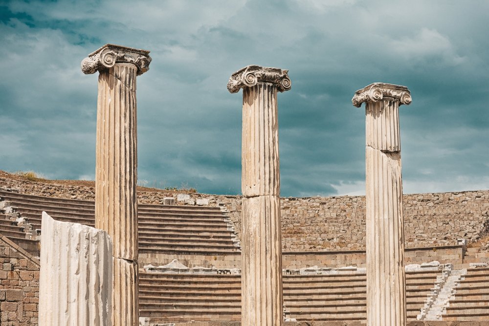 Home 1 shutterstock 2652486801